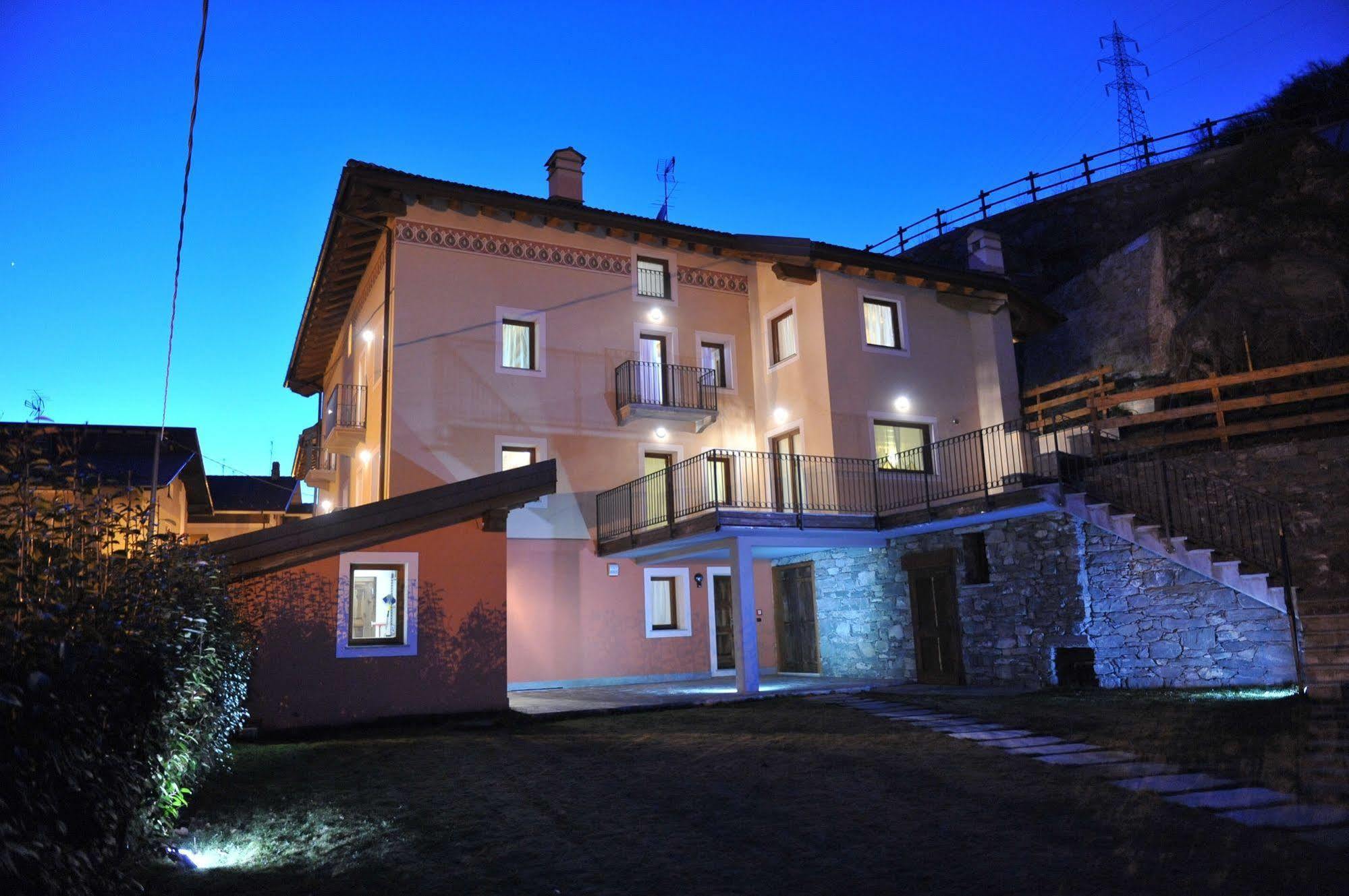 Au Berceau Du Bien-Etre Vila Chambave Exterior foto