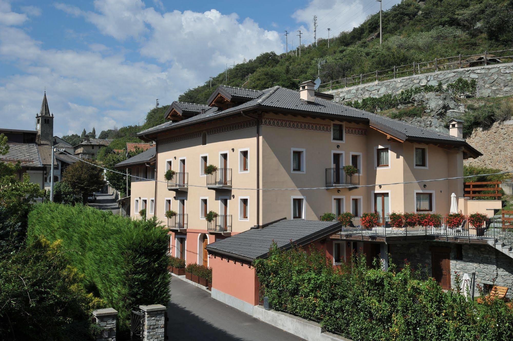 Au Berceau Du Bien-Etre Vila Chambave Exterior foto