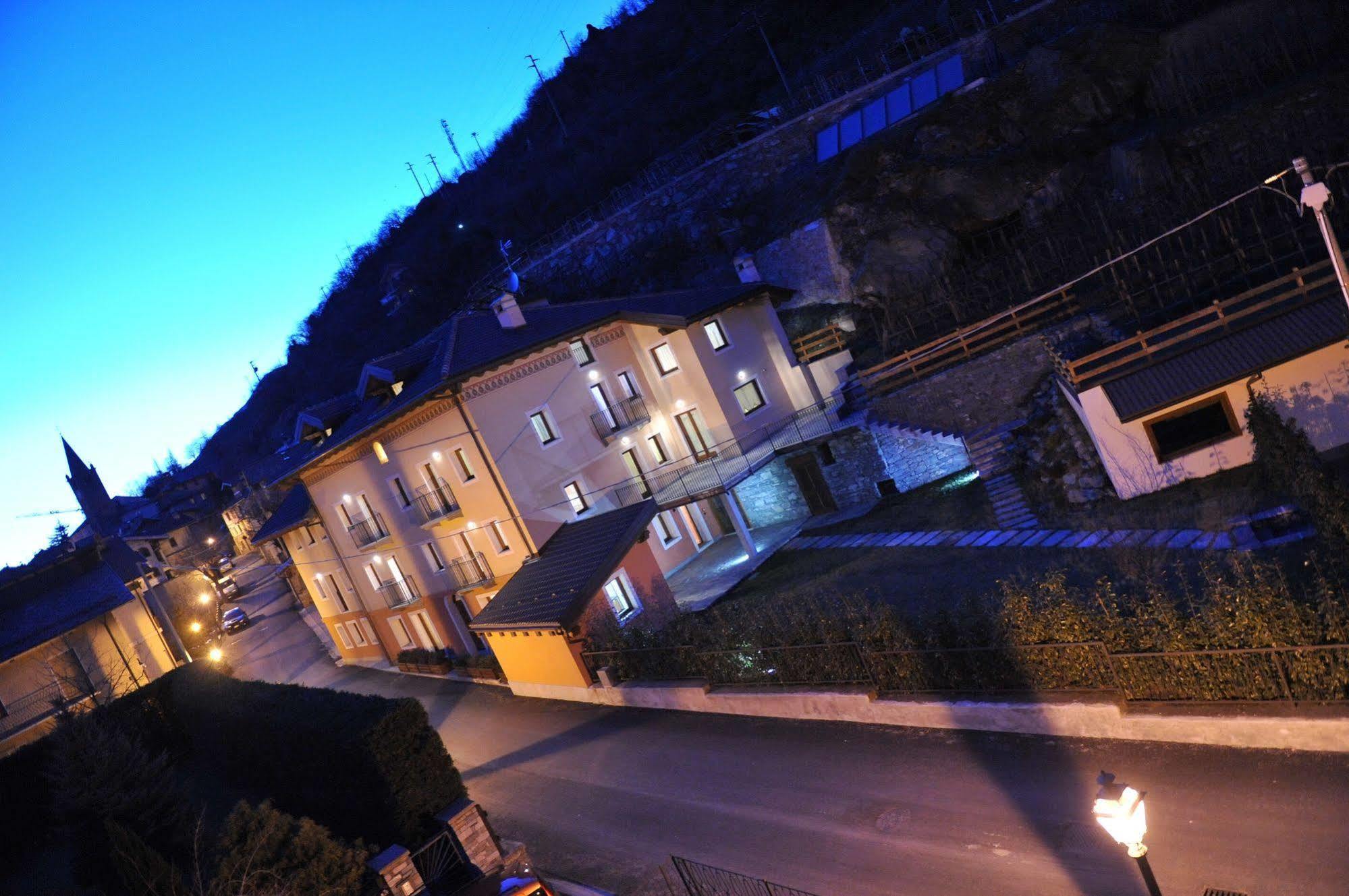 Au Berceau Du Bien-Etre Vila Chambave Exterior foto
