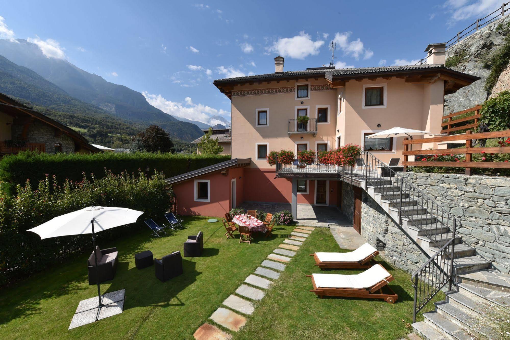 Au Berceau Du Bien-Etre Vila Chambave Exterior foto
