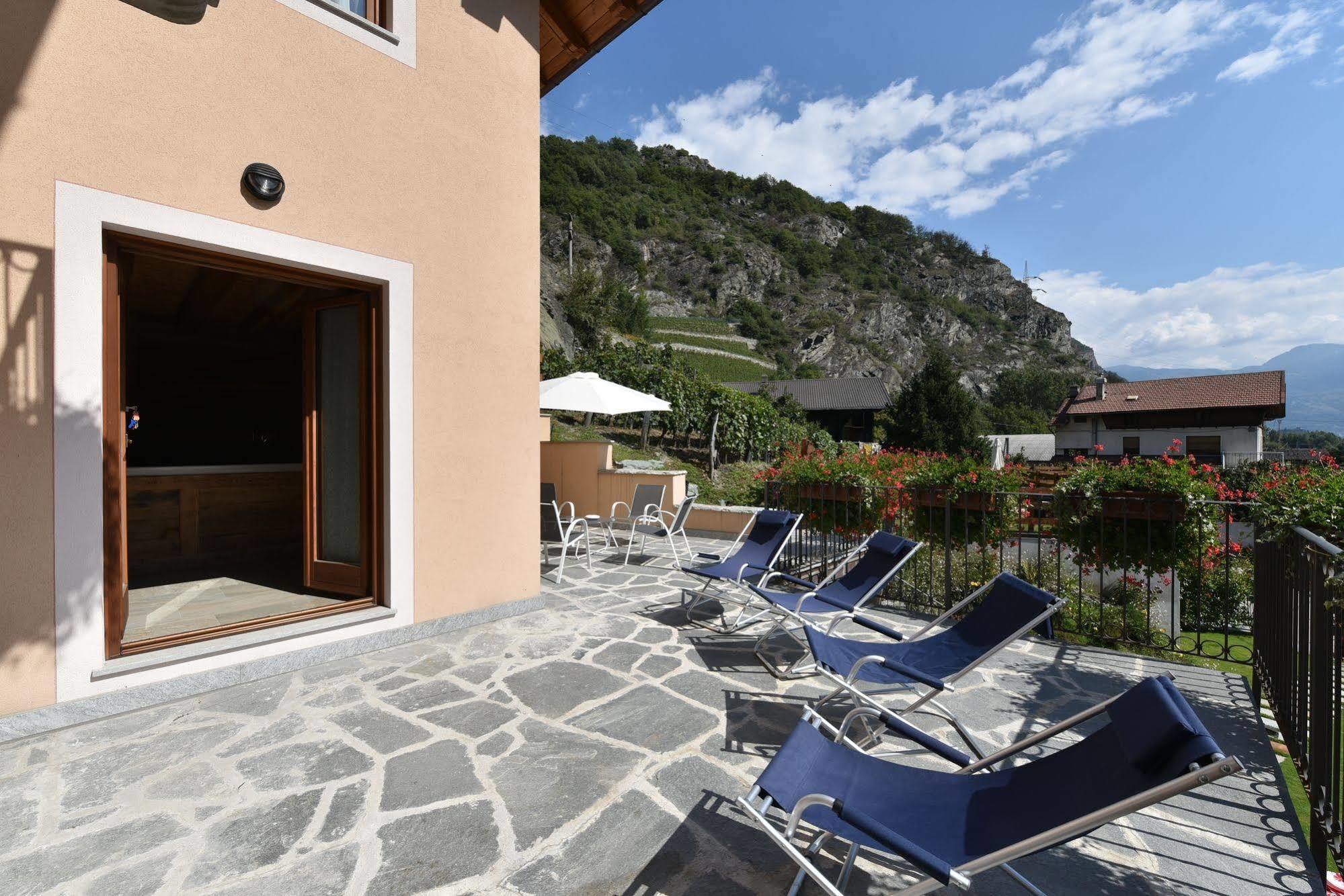 Au Berceau Du Bien-Etre Vila Chambave Exterior foto