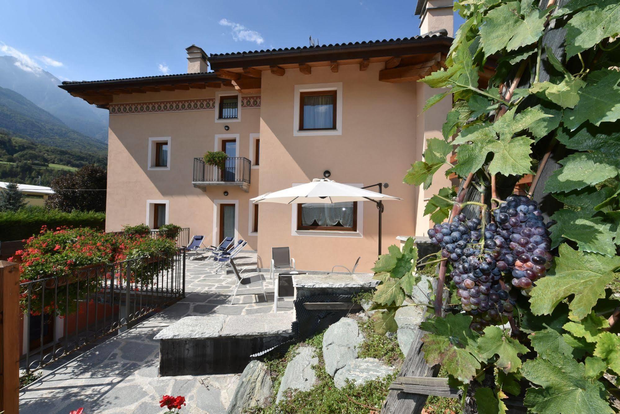 Au Berceau Du Bien-Etre Vila Chambave Exterior foto